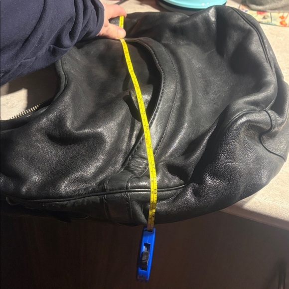 The Gap Elegant Black Leather Shoulder Bag - Picture 11 of 11